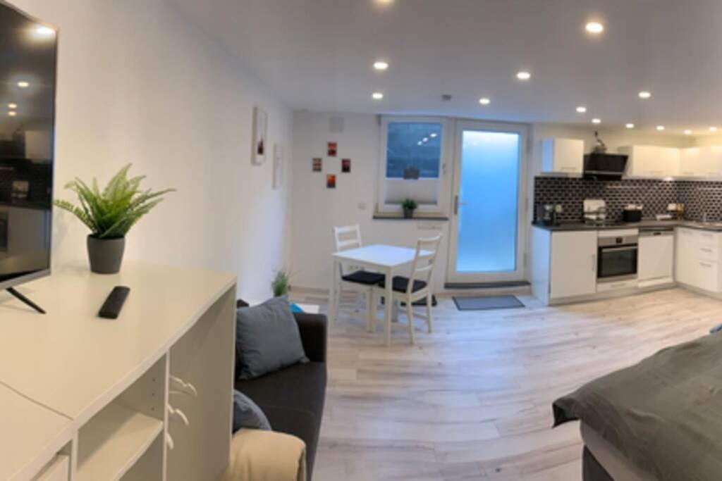 בון Modern Renovated Apartment Suited For Business Consultants - In Close Distance To Dt, Dhl And Un Campus - Reserved Parking מראה חיצוני תמונה